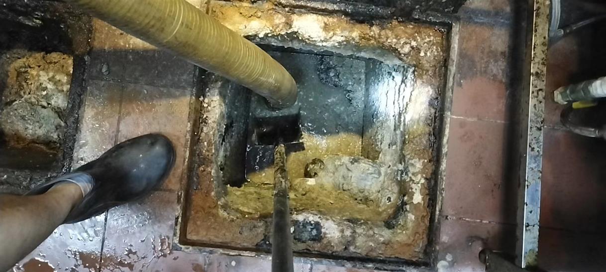 三伏潭镇化油池清理-污水池清掏