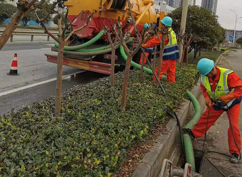 三伏潭镇市政管道清淤