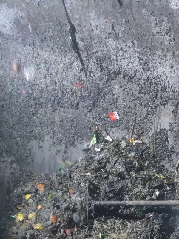 三伏潭镇污水池清理